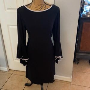 Bell sleeved dress